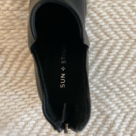 Black Pointed Toe Booties - size 6- Sun and Stone - Picture 3 of 6
